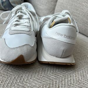 Women’s 237 New Balance size 8.5